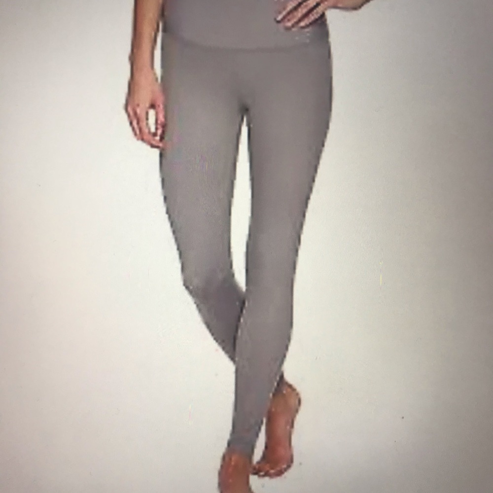 NWT Yummie Skimmer Gray Leggings